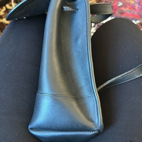 Vintage Authentic Black Leather Classic Coach Small Daypack - Picture 4 of 5